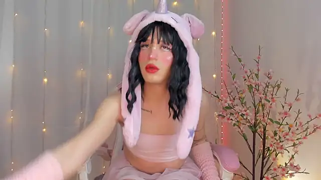 rosseblondee online show from April 13, 8:35 pm