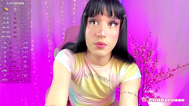rosseblondee online show from February 17, 9:43 pm