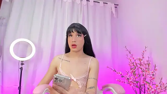 rosseblondee online show from February 2, 2:17 am