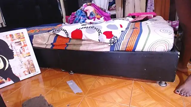 loreblackhot online show from December 13, 8:04 pm