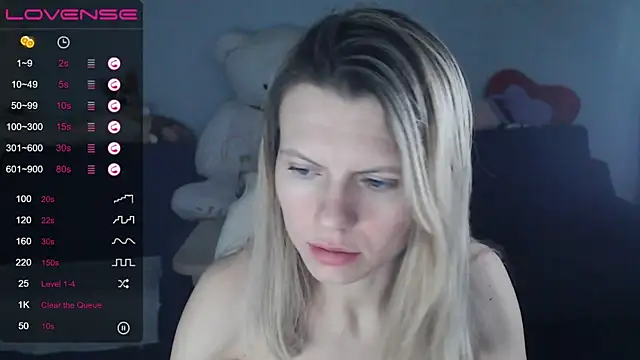 Snapshot of night_is_dark chatting on February 26, 12:41 am night is dark online show from February 26, 12:41 am