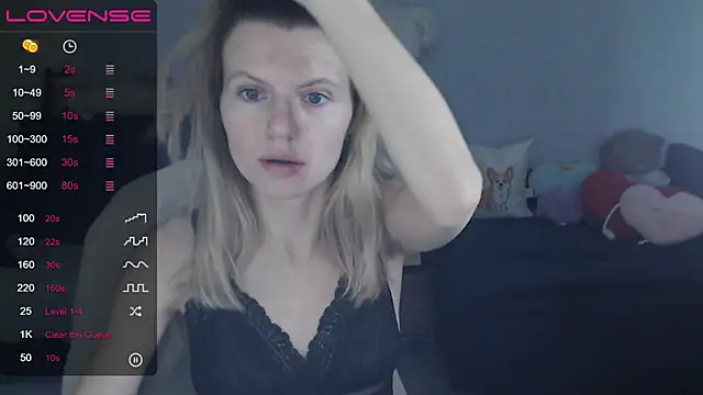Snapshot of night_is_dark chatting on December 22, 6:26 pm night is dark online show from December 22, 6:26 pm