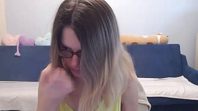 Snapshot of night_is_dark chatting on November 7, 2:10 pm night is dark online show from November 7, 2:10 pm