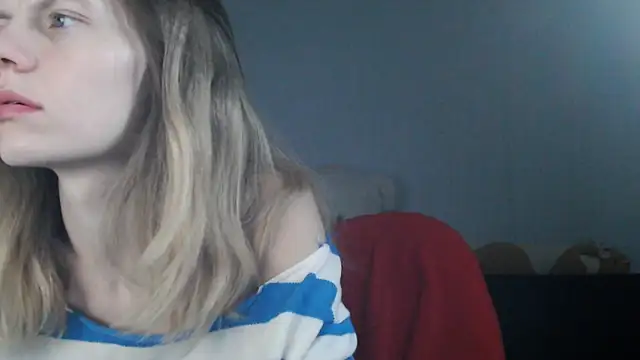 Snapshot of night_is_dark chatting on December 13, 9:43 pm night is dark online show from December 13, 9:43 pm