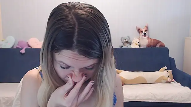 Snapshot of night_is_dark chatting on October 23, 2:16 pm night is dark online show from October 23, 2:16 pm