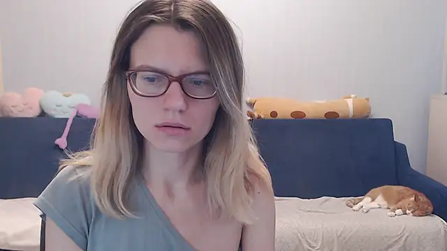 Snapshot of night_is_dark chatting on November 22, 4:39 pm night is dark online show from November 22, 4:39 pm