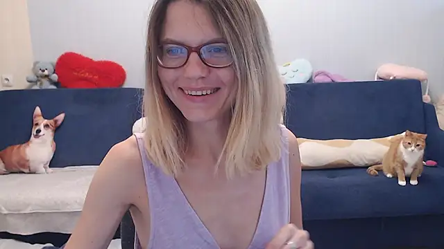 Snapshot of night_is_dark chatting on September 15, 2:17 pm night is dark online show from September 15, 2:17 pm