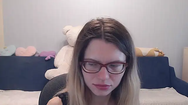 Snapshot of night_is_dark chatting on November 21, 9:14 pm night is dark online show from November 21, 9:14 pm