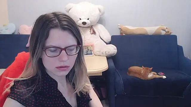 Snapshot of night_is_dark chatting on December 18, 5:06 pm night is dark online show from December 18, 5:06 pm