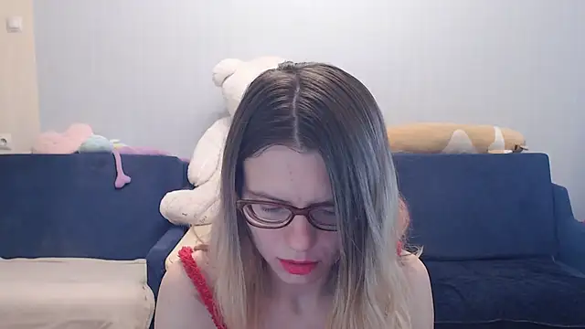 Snapshot of night_is_dark chatting on December 15, 2:01 pm night is dark online show from December 15, 2:01 pm