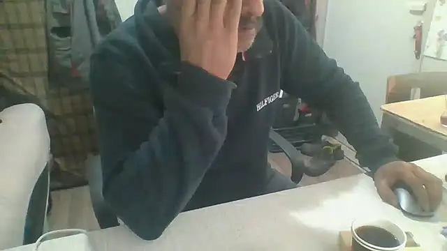 Snapshot of LiONTURK chatting on February 18, 1:07 pm LiONTURK online show from February 18, 1:07 pm