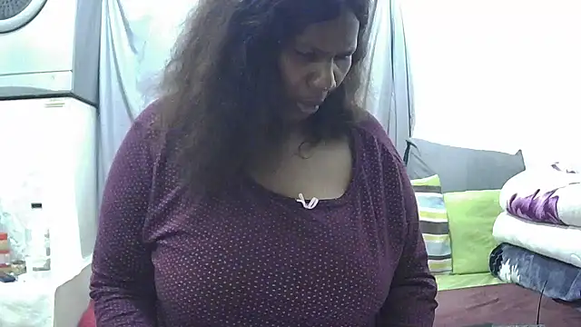 Snapshot of Delicioussexy chatting on April 22, 6:58 pm Delicioussexy online show from April 22, 6:58 pm
