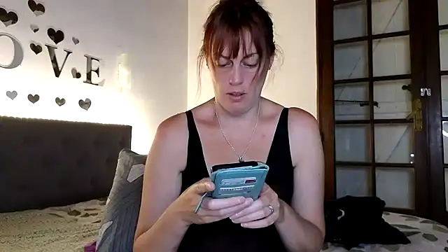 MissLilooo online show from May 27, 8:27 pm