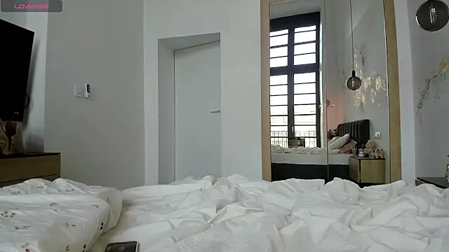 ibiddi online show from December 3, 12:15 pm