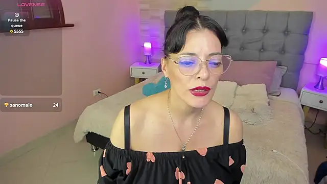 Snapshot of _Abril_W chatting on March 6, 2:51 am Abril W online show from March 6, 2:51 am