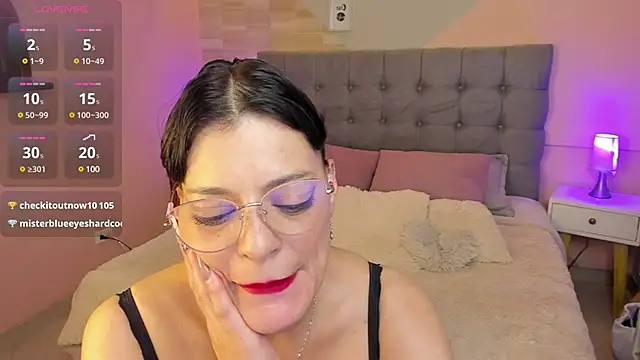 Snapshot of _Abril_W chatting on February 28, 6:10 am Abril W online show from February 28, 6:10 am