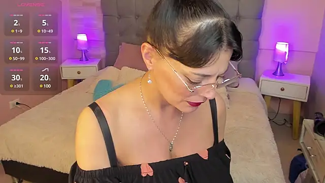Snapshot of _Abril_W chatting on March 5, 11:49 pm Abril W online show from March 5, 11:49 pm