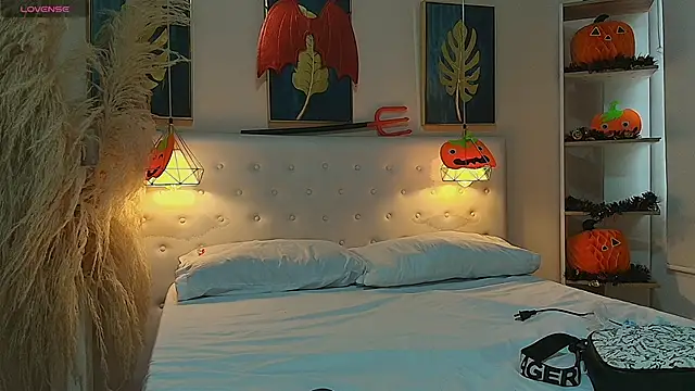 valerie lya online show from October 16, 8:39 pm