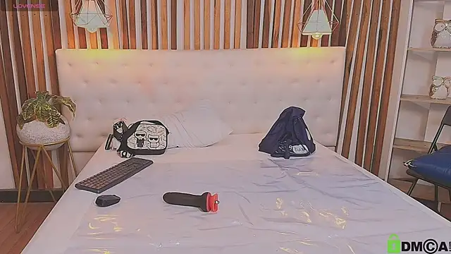 valerie lya online show from April 4, 12:01 pm