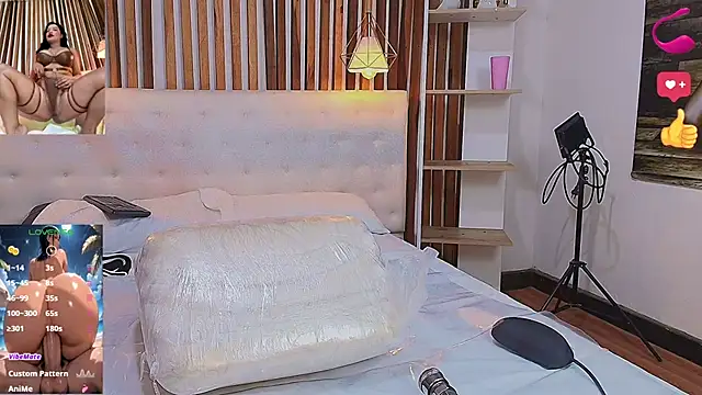 valerie lya online show from April 20, 1:13 pm