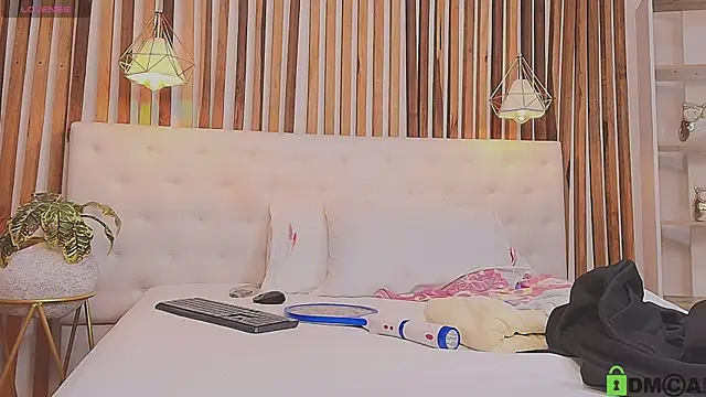 valerie lya online show from April 8, 1:34 pm