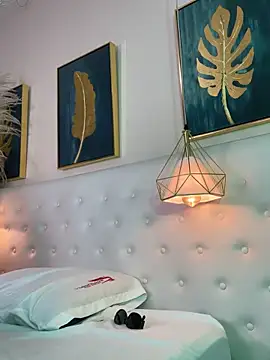 valerie lya online show from November 6, 8:46 pm