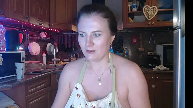 LizaCakes online show from December 17, 2:44 pm