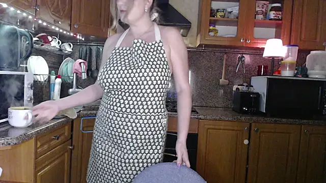 LizaCakes online show from January 27, 3:18 pm