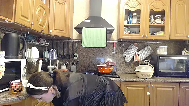 LizaCakes online show from October 16, 12:24 pm