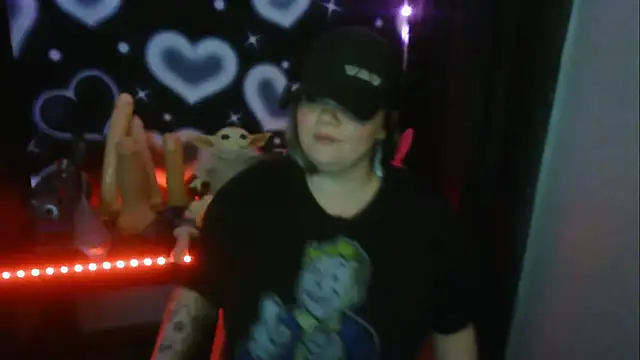 HoneyChambers online show from March 14, 10:49 pm