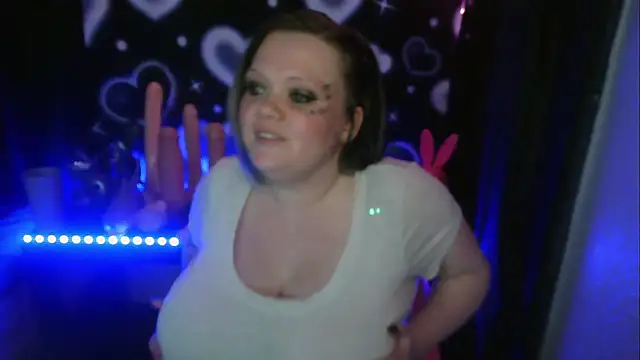 HoneyChambers online show from March 5, 11:43 pm