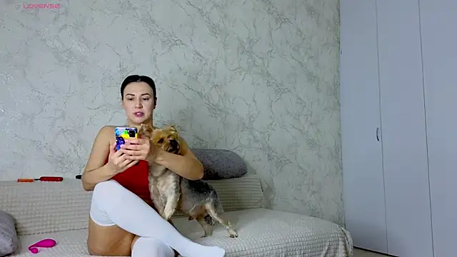 sweeetgirls2021 online show from April 10, 10:22 am