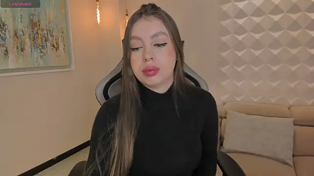 EllaClark online show from October 4, 6:31 pm