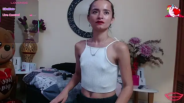 Snapshot of NicoleSantana chatting on June 24, 11:02 pm NicoleSantana online show from June 24, 11:02 pm