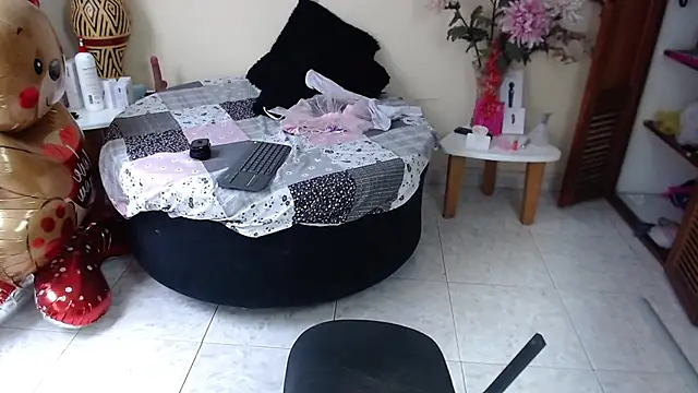 Snapshot of NicoleSantana chatting on July 10, 9:04 pm NicoleSantana online show from July 10, 9:04 pm