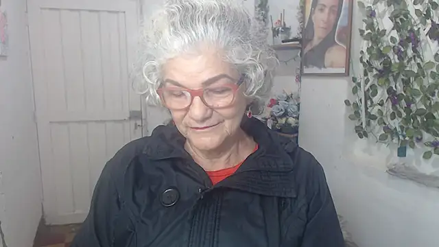 FunnyGrandma online show from October 16, 2:09 am