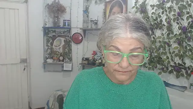 FunnyGrandma online show from March 31, 11:40 pm