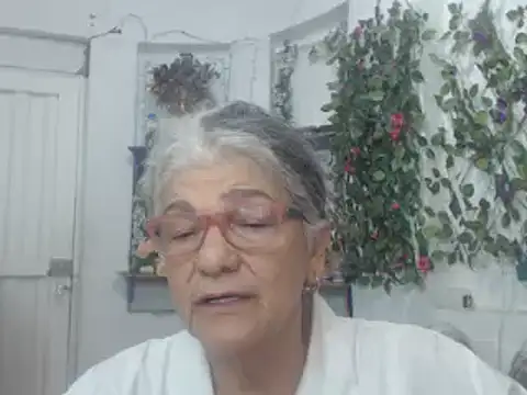 FunnyGrandma online show from February 2, 3:54 am