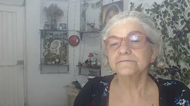 FunnyGrandma online show from February 9, 11:58 pm