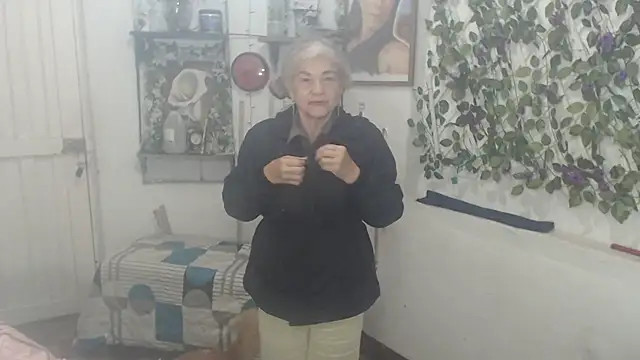 FunnyGrandma online show from February 25, 12:22 am