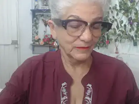 FunnyGrandma online show from January 19, 1:43 am