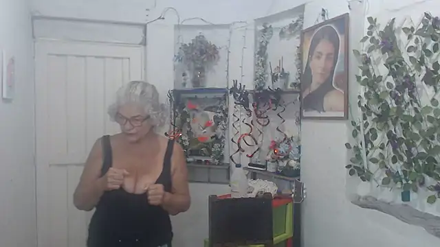 FunnyGrandma online show from October 23, 3:05 am