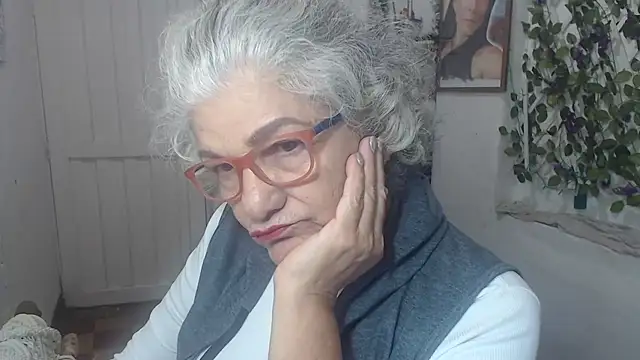 FunnyGrandma online show from October 15, 1:04 am