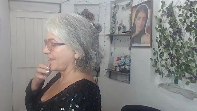 FunnyGrandma online show from October 3, 11:28 pm
