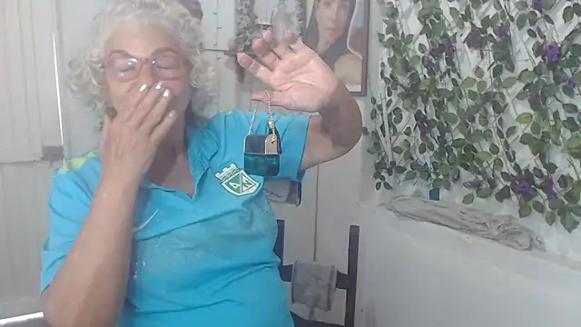 FunnyGrandma online show from November 14, 6:33 pm