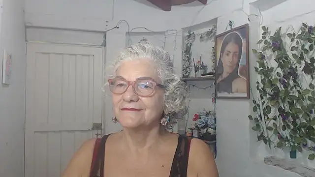 FunnyGrandma online show from October 5, 10:44 pm