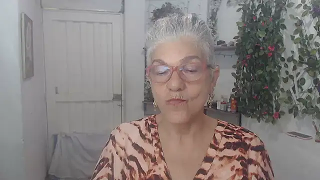 FunnyGrandma online show from February 18, 1:54 am