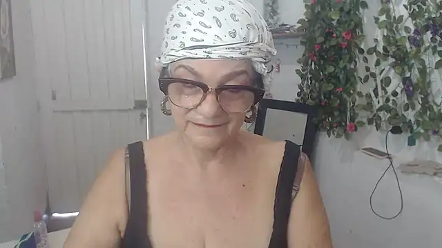 FunnyGrandma online show from March 19, 5:50 pm