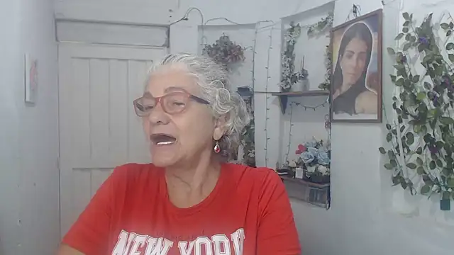 FunnyGrandma online show from September 19, 2:15 am