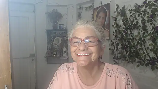 FunnyGrandma online show from June 6, 7:08 pm